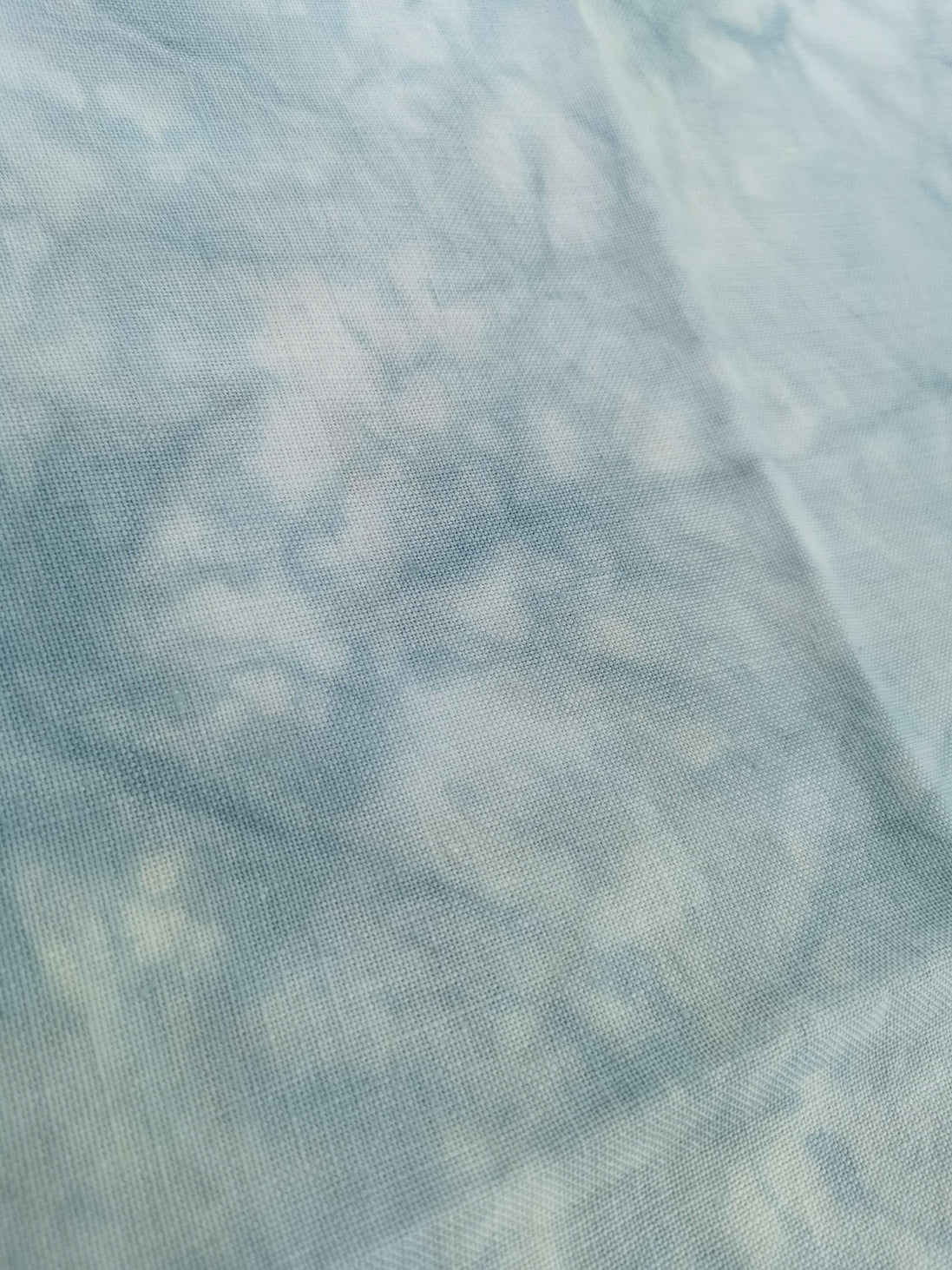 A50 Hand Dyed. 28ct Linen  (18x28)