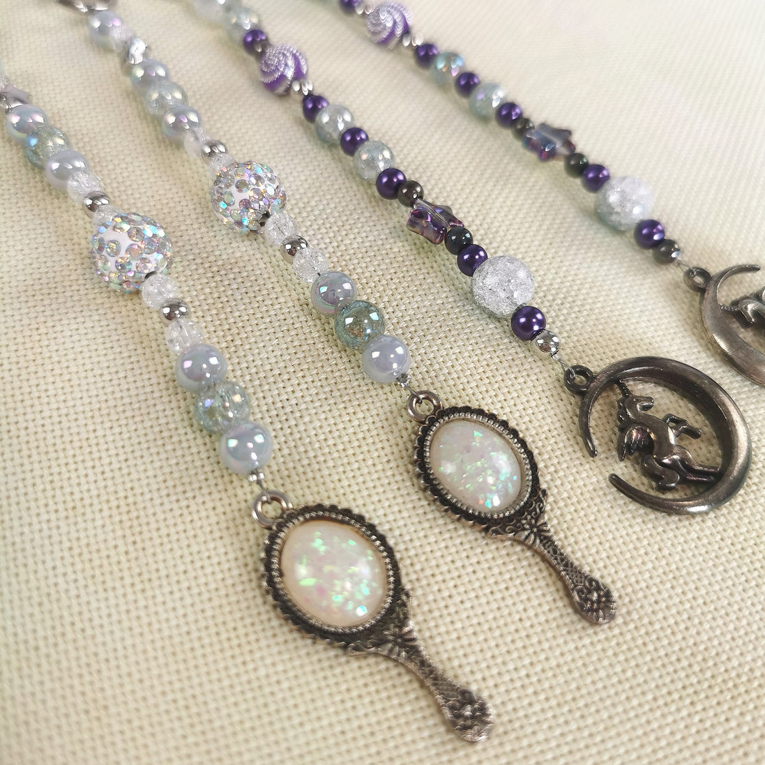 Beaded Scissor Keep. Sparkle Opal Looking Glass / Unicorn Moon