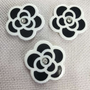 Needle Minder -Black & White Flower. Sparkle Centre.