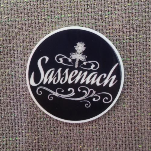 Needle Minder - Outlander. Sassenach. Jamie and Claire.