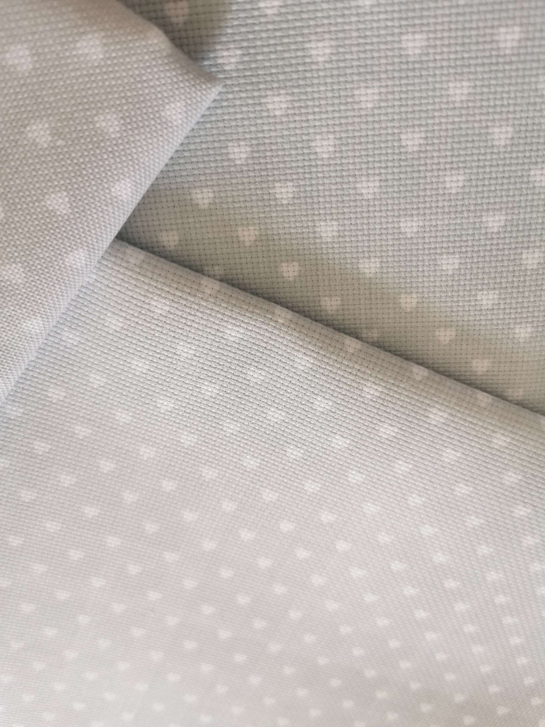 Aida / Evenweave - Gingham Hearts - (printed)