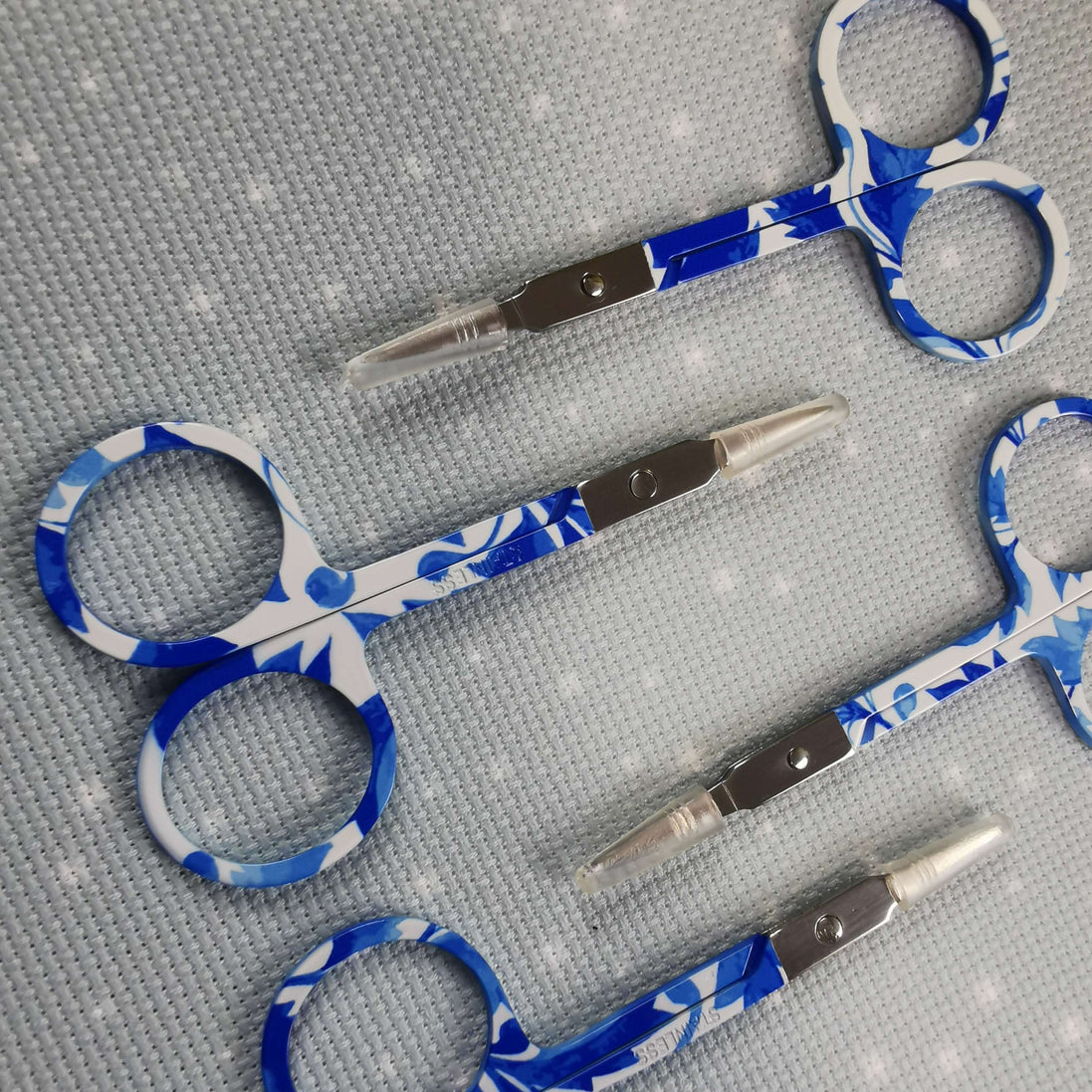 White & Blue Foliage Print Embroidery Scissors with Cover