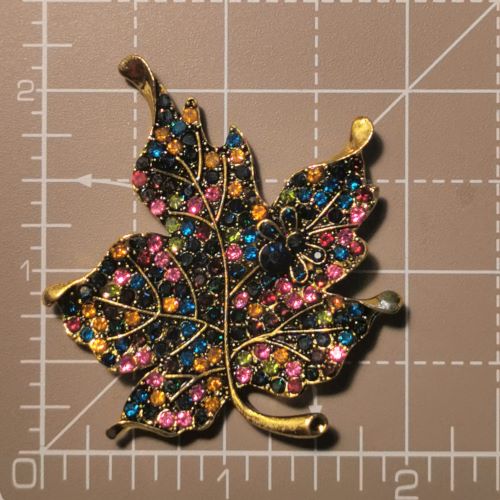 Needle Minder - Crystal Sparkle Autumn Leaf with Bee