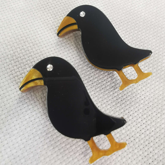 Needle Minder - Luxury Crystal Eye Crow