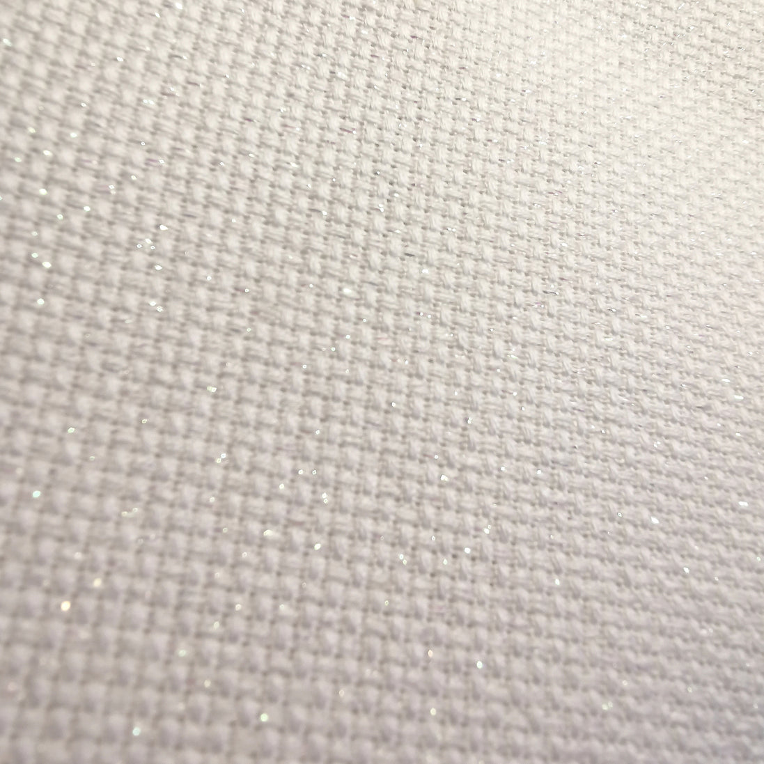 Aida / Evenweave - White Opalescent Sparkle