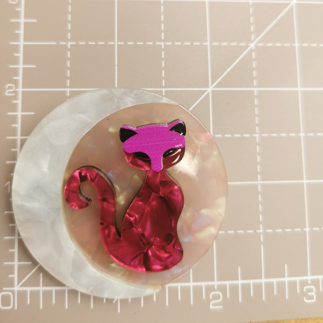 Needle Minder - Luxury Layered Acrylic Moon Cat