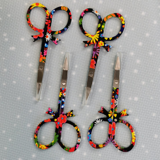 Bow Details Bright Floral Embroidery Scissors with Cover