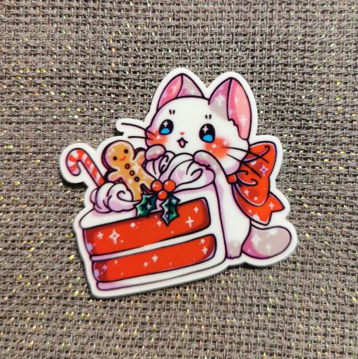 Needle Minder - Cute Christmas Cat Cake Minder.