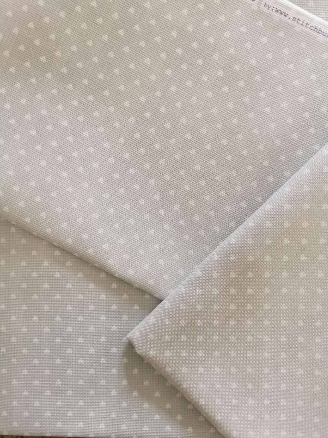 Aida / Evenweave - Gingham Hearts - (printed)
