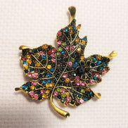 Needle Minder - Crystal Sparkle Autumn Leaf with Bee