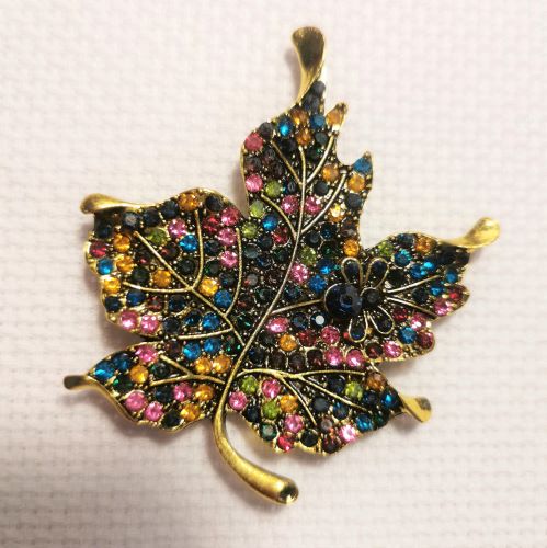 Needle Minder - Crystal Sparkle Autumn Leaf with Bee