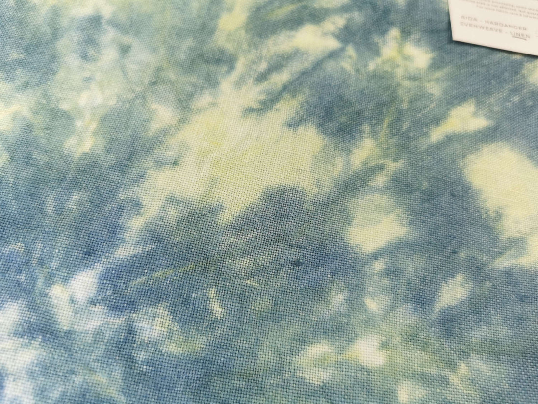 A60 Hand Dyed. 28ct Linen (15x17.5)