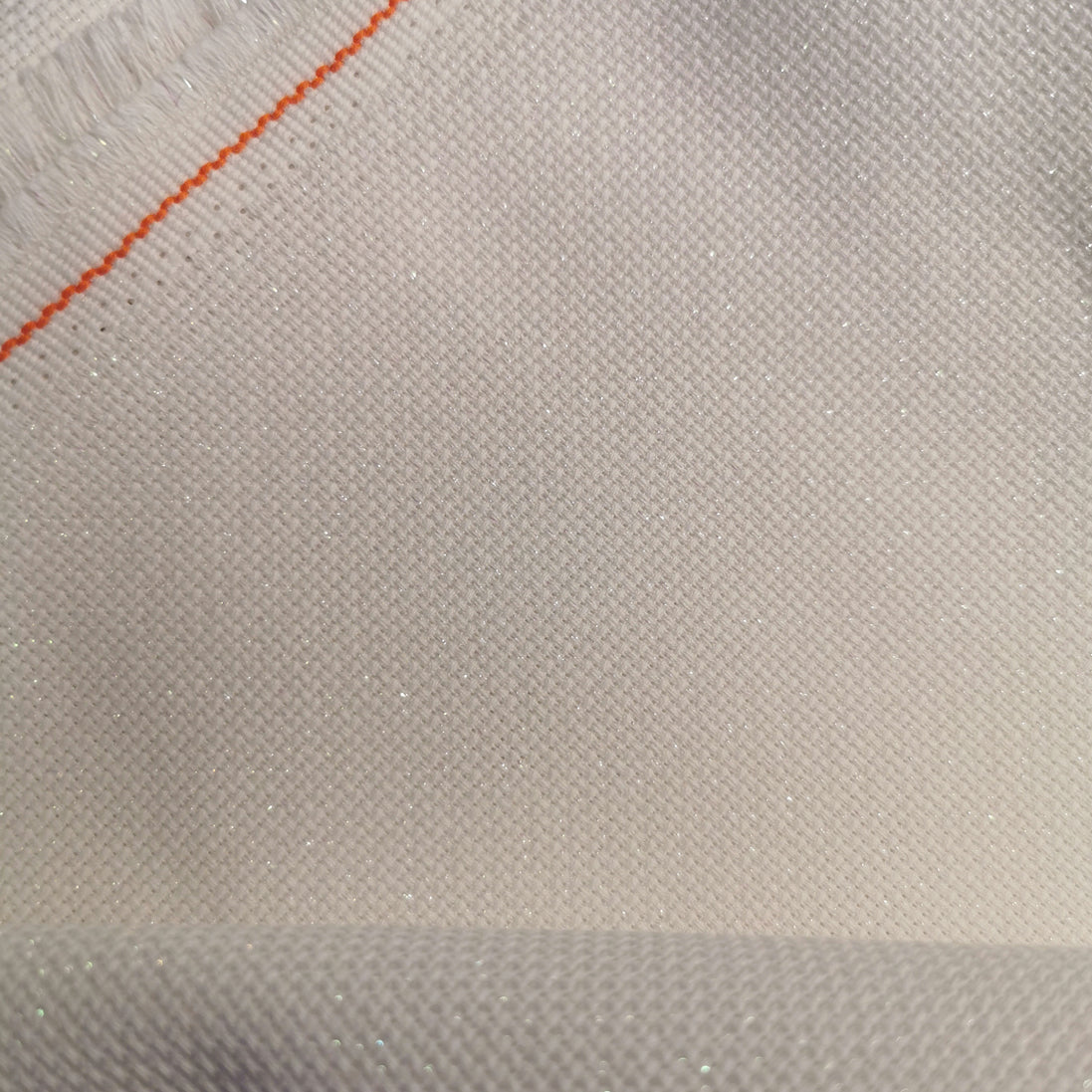 Aida / Evenweave - White Opalescent Sparkle