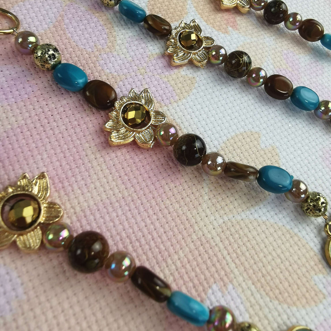 Beaded Scissor Keep. Floral Centre Accent & Heart Charm