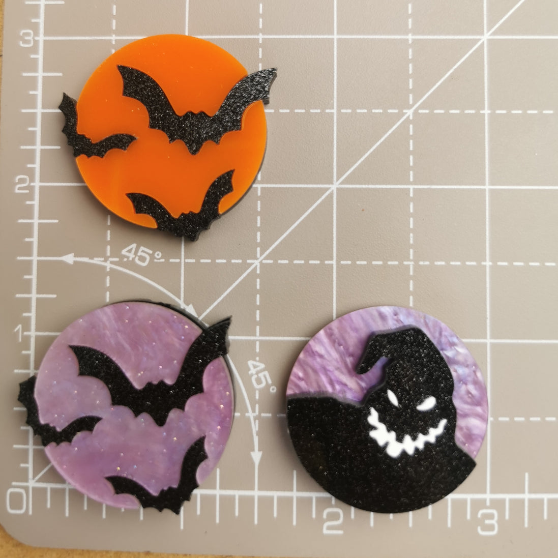 Needle Minder - Luxury Layered Acrylic Bats & Oogie