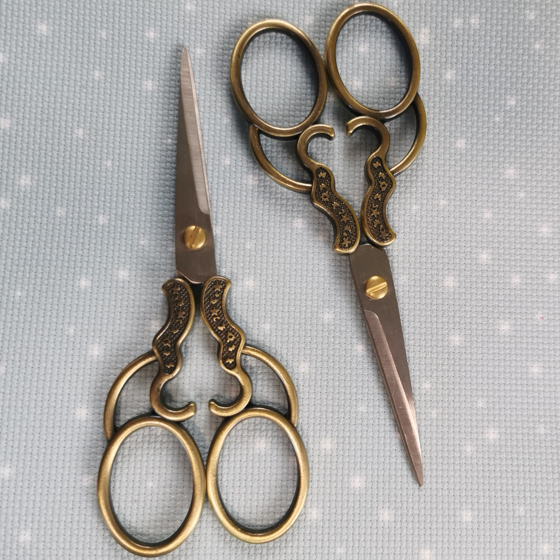 Tarnished Gold Chunky Metalwork Embroidery Scissors with Cover