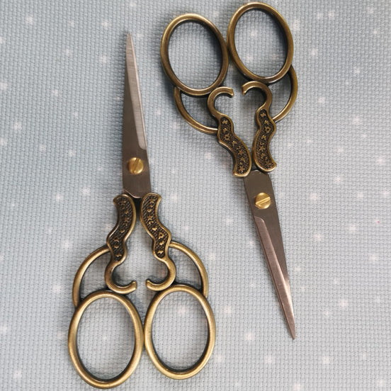 Tarnished Gold Chunky Metalwork Embroidery Scissors with Cover