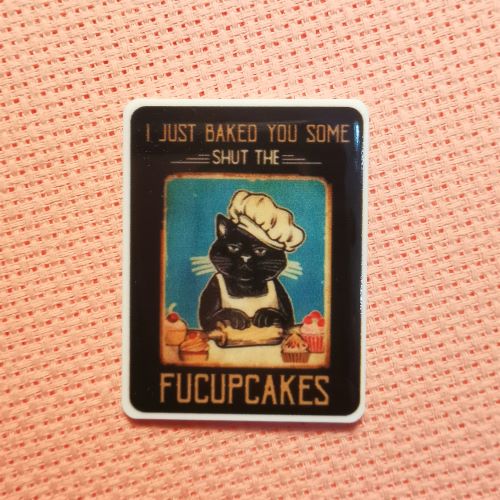 Needle Minder - Humour.  Cat Baking Shut the FuCupcakes