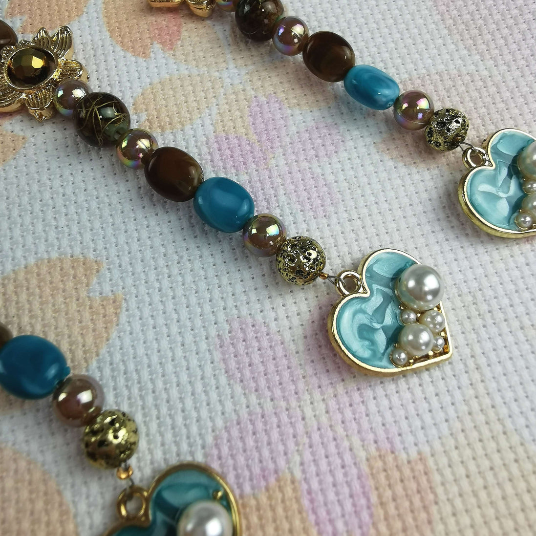 Beaded Scissor Keep. Floral Centre Accent & Heart Charm
