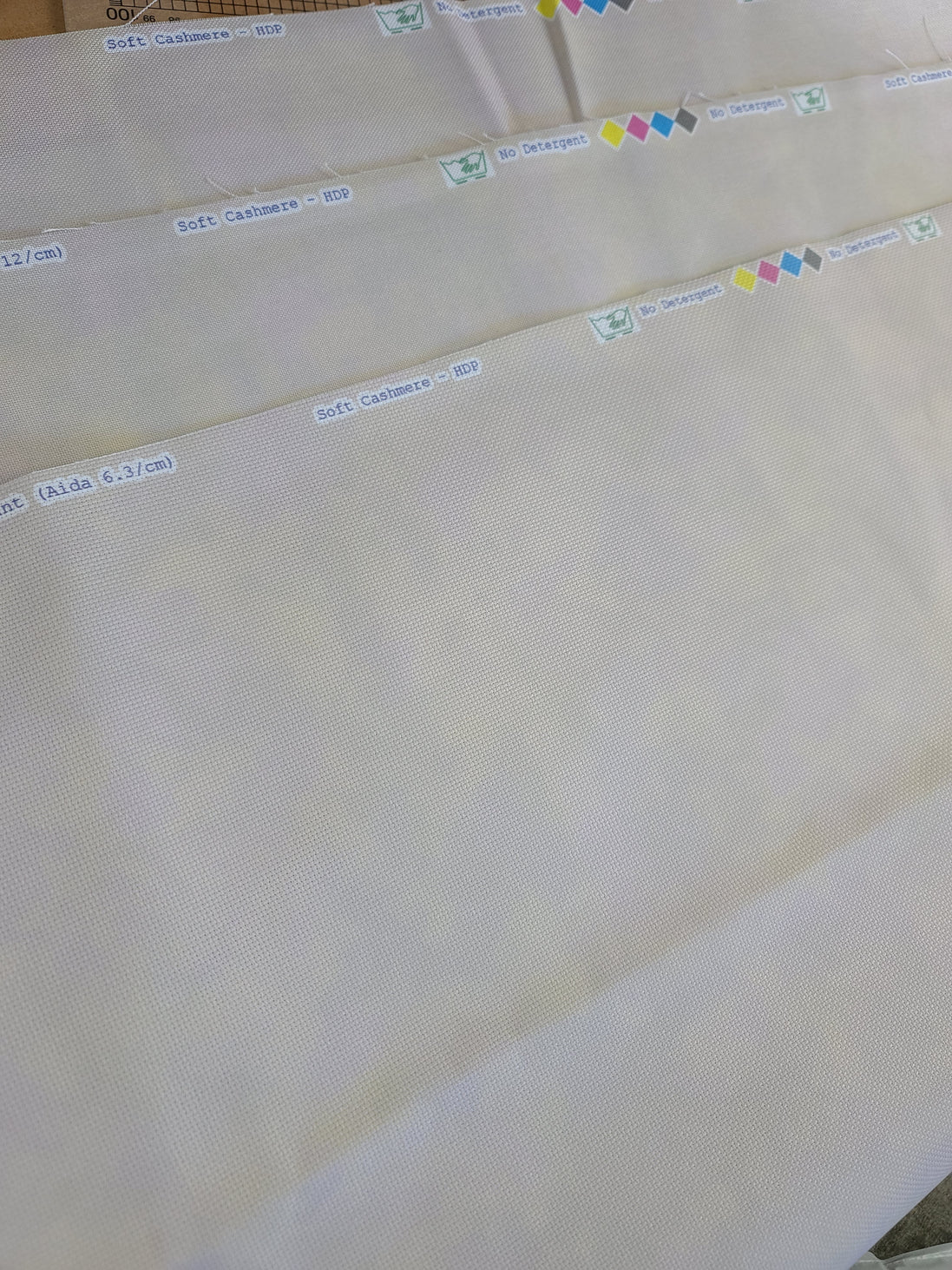 NEW Aida / Evenweave - Soft Cashmere (printed)