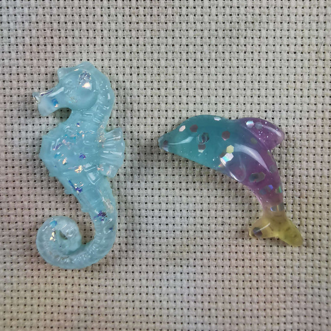 Needle Minder - Glitter Shimmer Seahorse, Dolphin