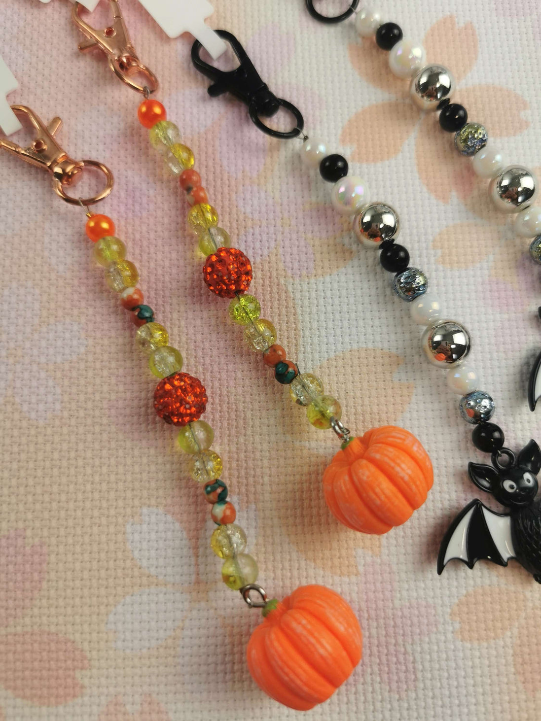 Beaded Scissor Keep. Pumpkins & Bats