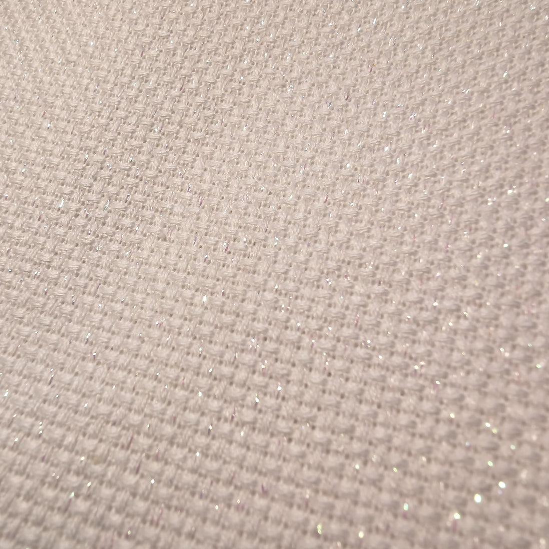 Aida / Evenweave - White Opalescent Sparkle
