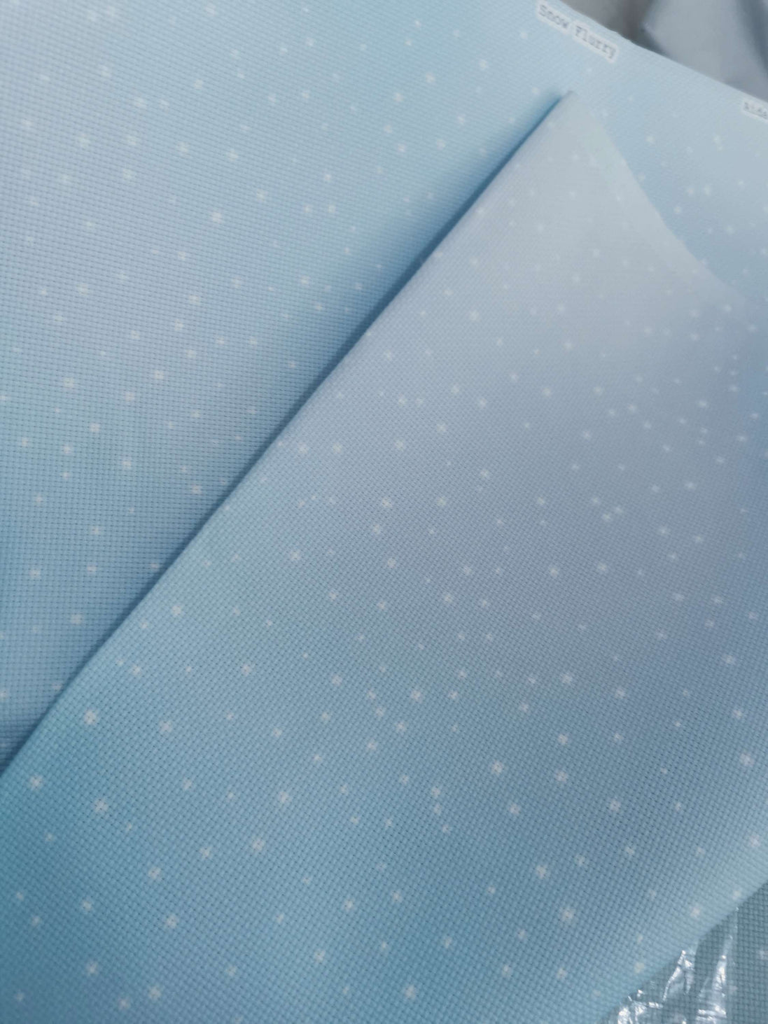 Aida / Evenweave - Snow Flurry OMBRE - (printed)