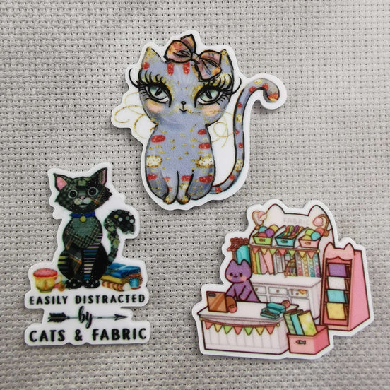 Needle Minder - Kitty Fabric Store, Cats & Fabric, Colourful Kitty with Bow