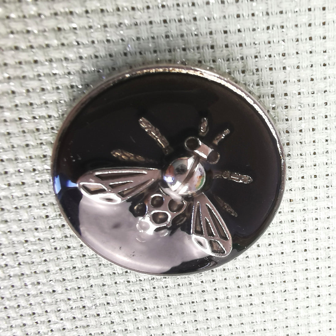 Needle Minder - Black & Silver Bees