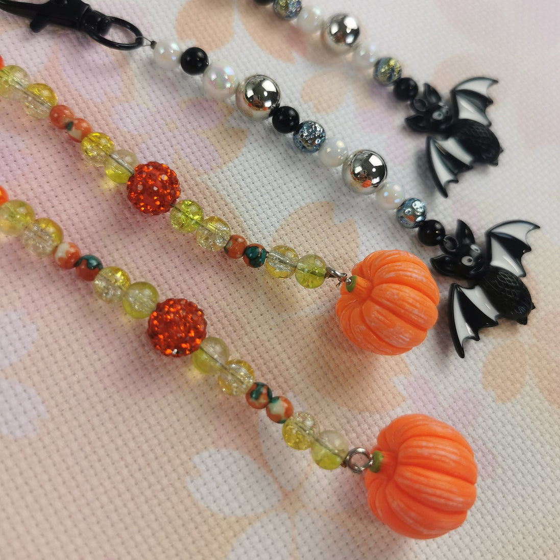 Beaded Scissor Keep. Pumpkins & Bats