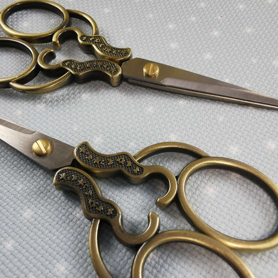 Tarnished Gold Chunky Metalwork Embroidery Scissors with Cover