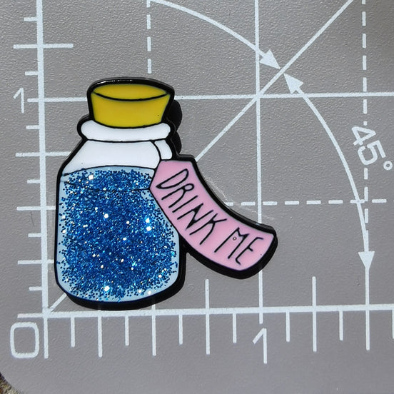 Needle Minder - Alice In Wonderland. Drink Me. Glitter.