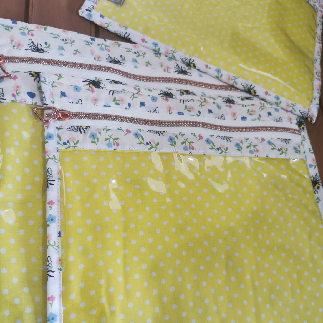 WIP Project Bag - Polka Bees (white)