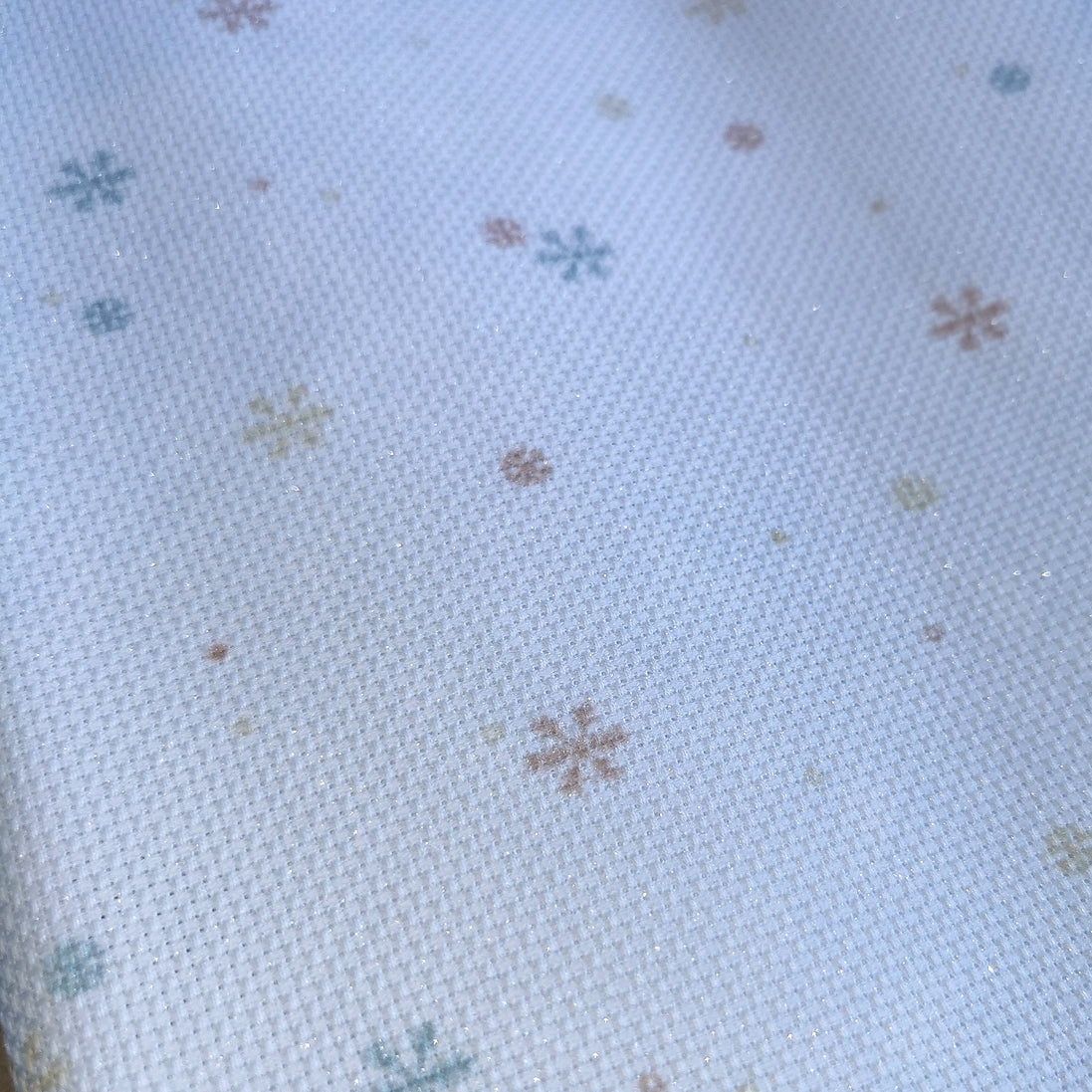 Aida / Evenweave - SPARKLE Festive Snowfall (printed)