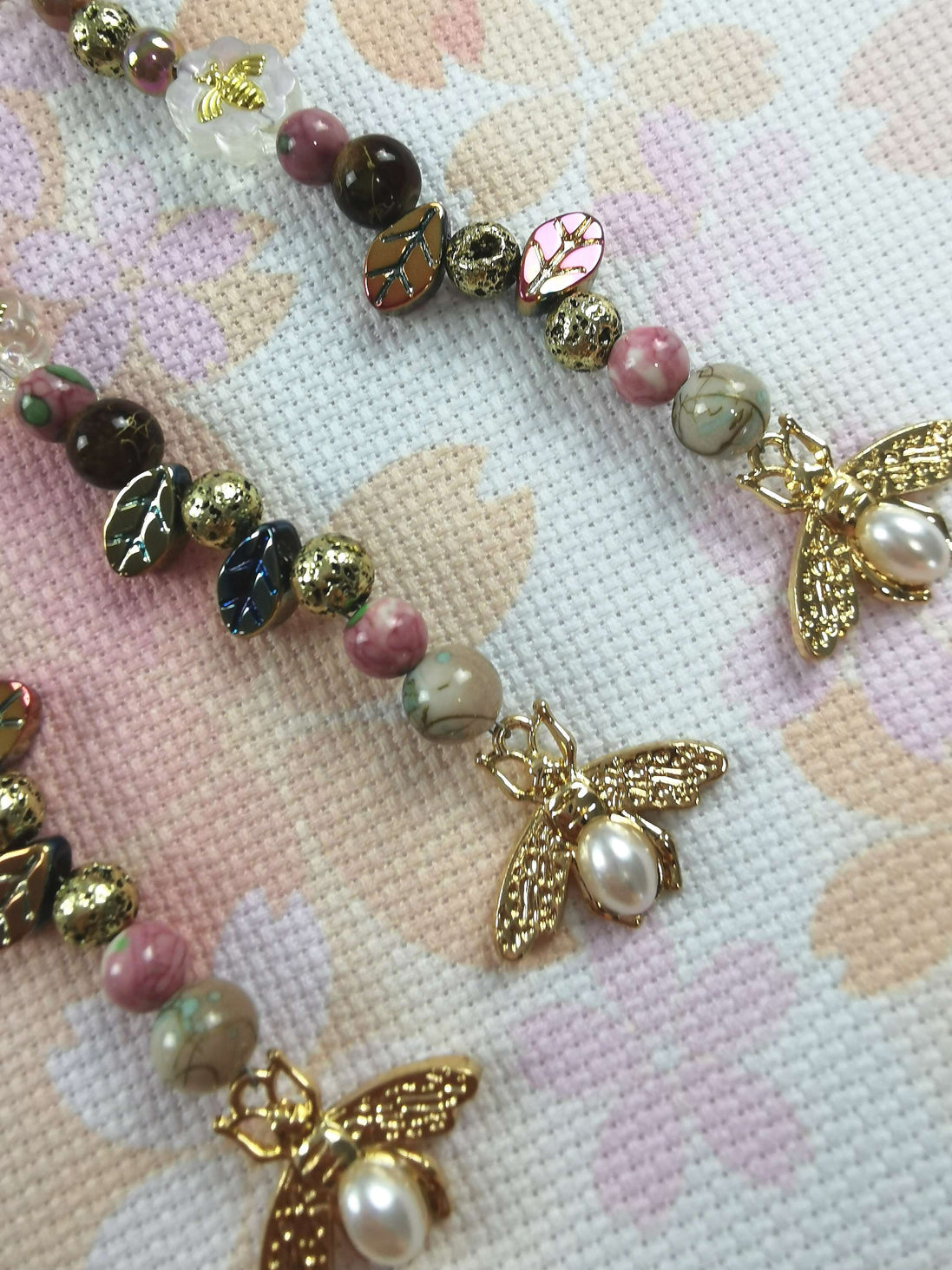 Beaded Scissor Keep. Golden Bee