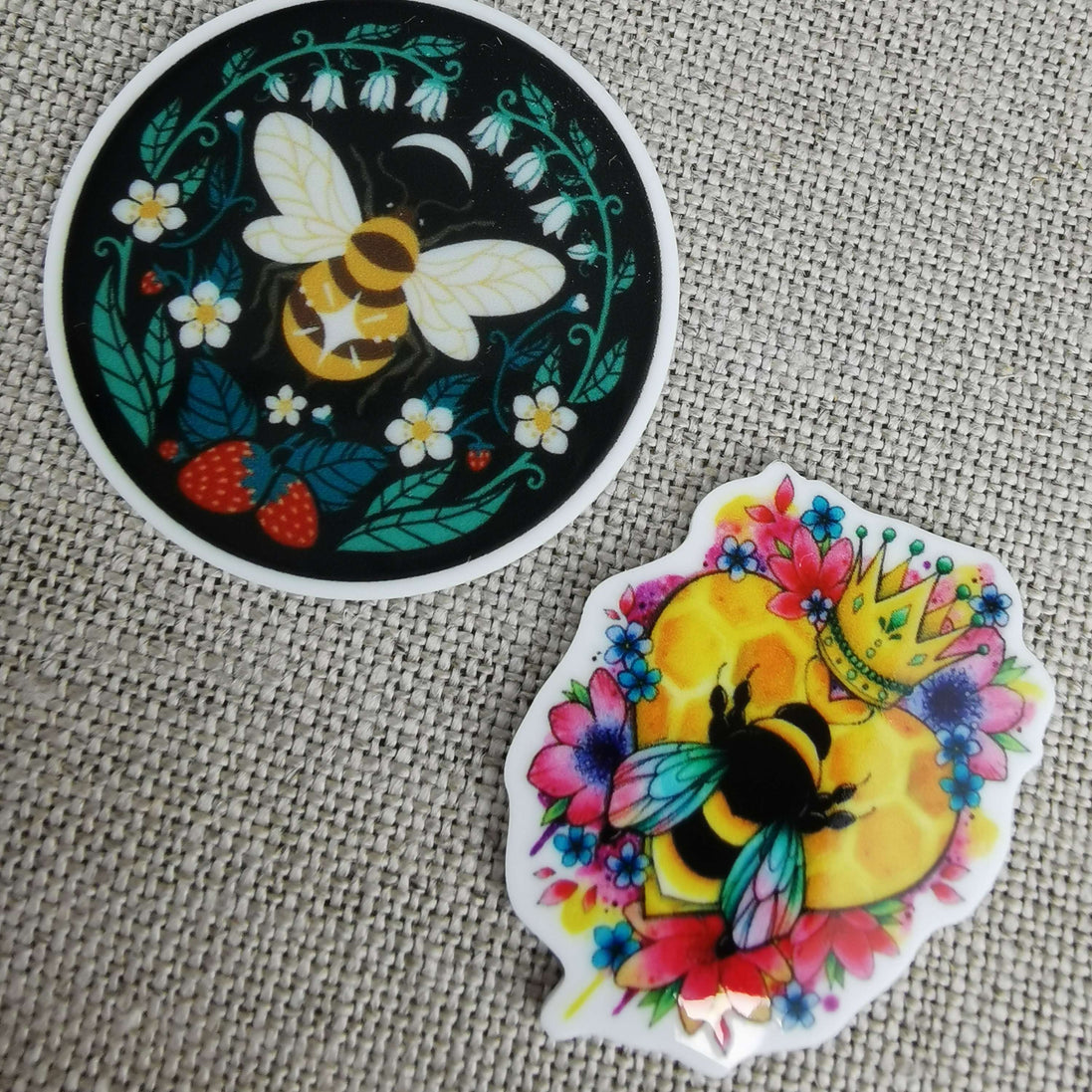 Needle Minder - Round Night Bee / Floral Queen Bee